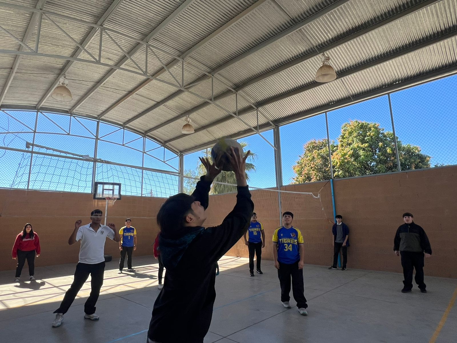 Estudiantes area recreativa.